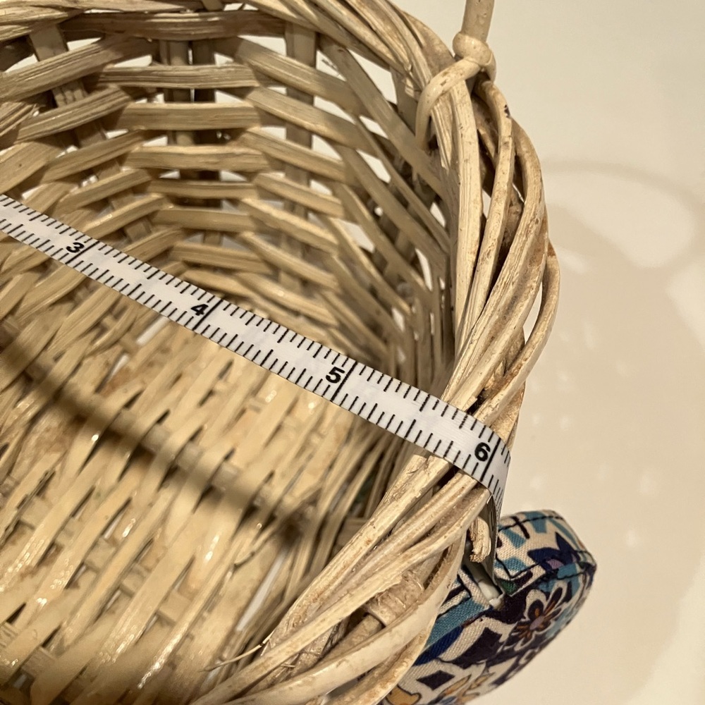 Floral Woven Basket with Handles hand painted - Picture 3 of 12
